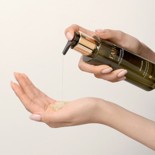 d'Alba Mild Balancing Vegan Cleanser 200ml - Berry Purple