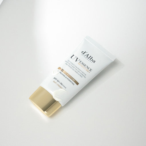 d'Alba Vegan Super Moisture Essence Sun Cream SPF 50+ PA++++ 50ml - Berry Purple