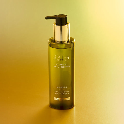 d'Alba Mild Balancing Vegan Cleanser 200ml - Berry Purple 