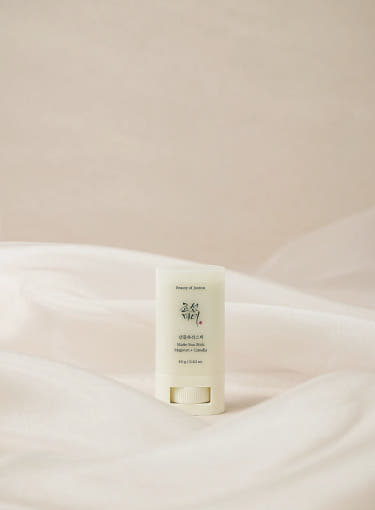 [Beauty of Joseon] Matte sun stick : Mugwort + Camelia 18g (SPF50+ PA++++) X 2EA [DOUBLE SET] - Berry Purple 